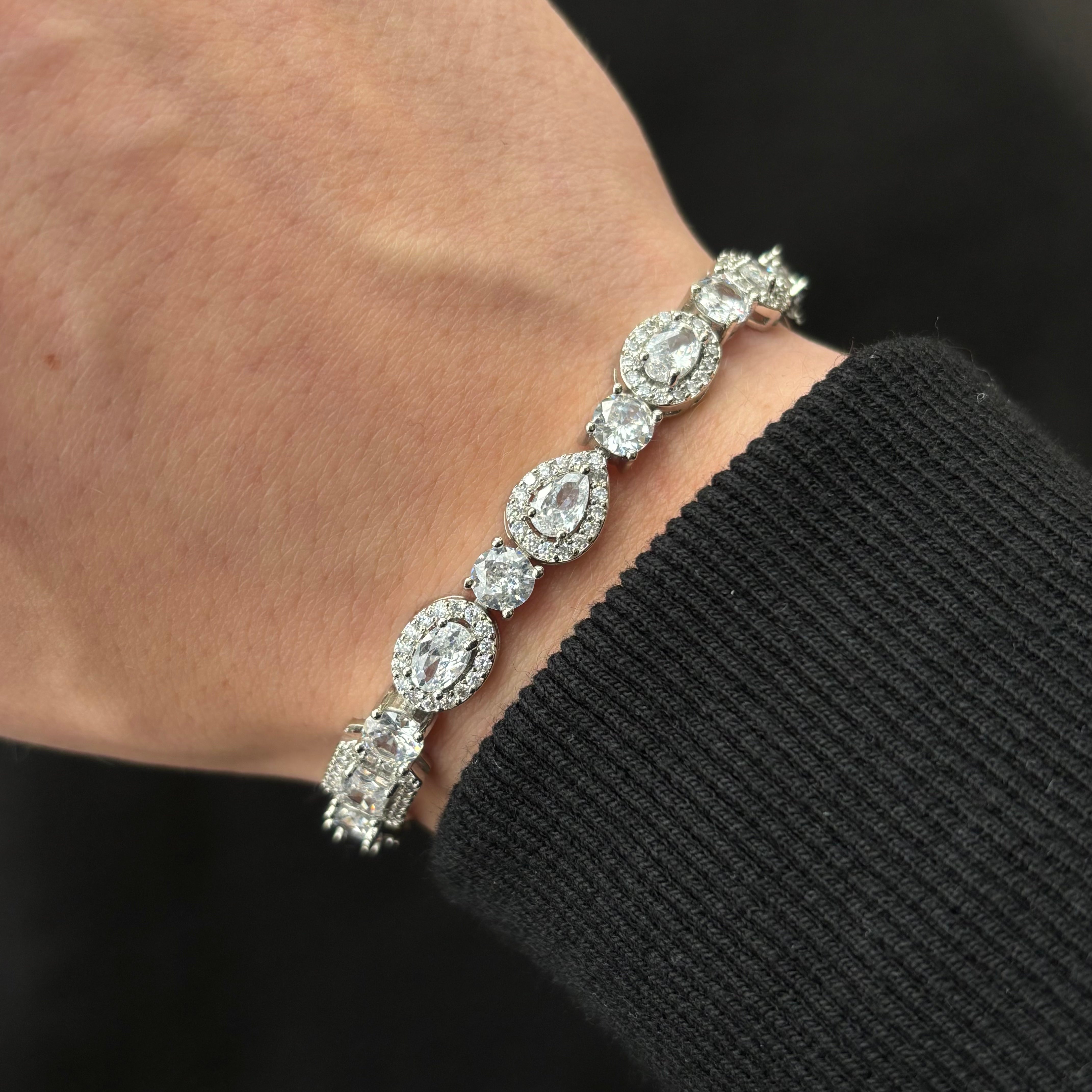 MULTI-STONE BRACELET
