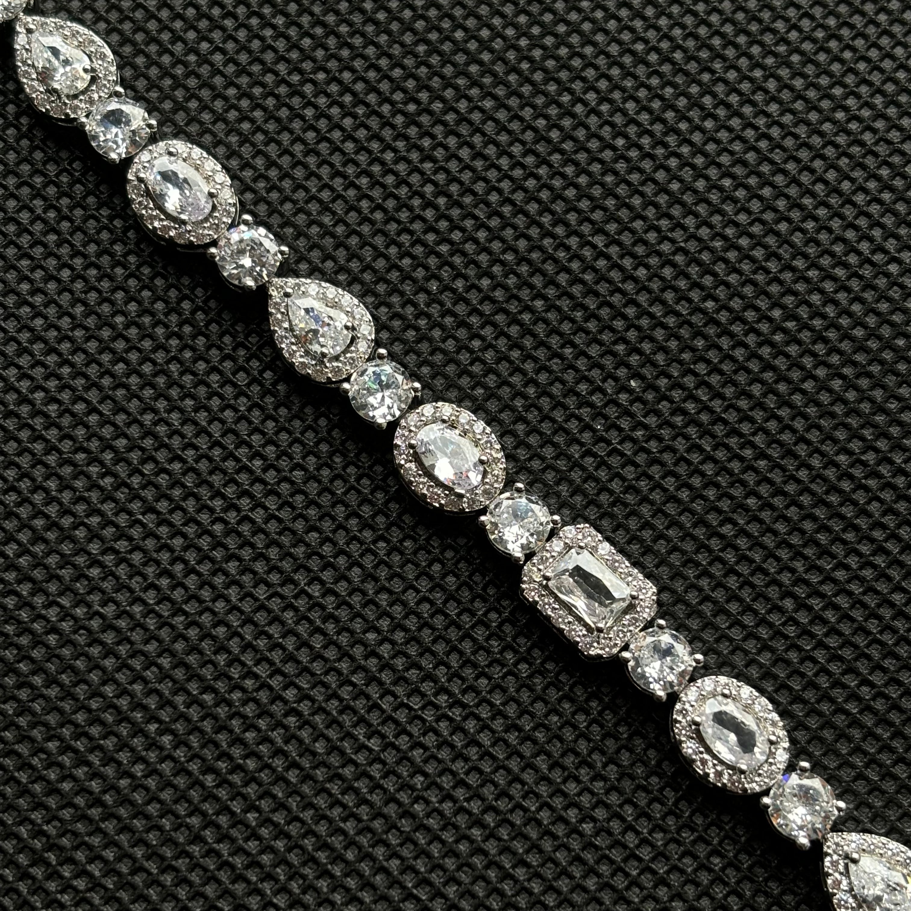 MULTI-STONE BRACELET