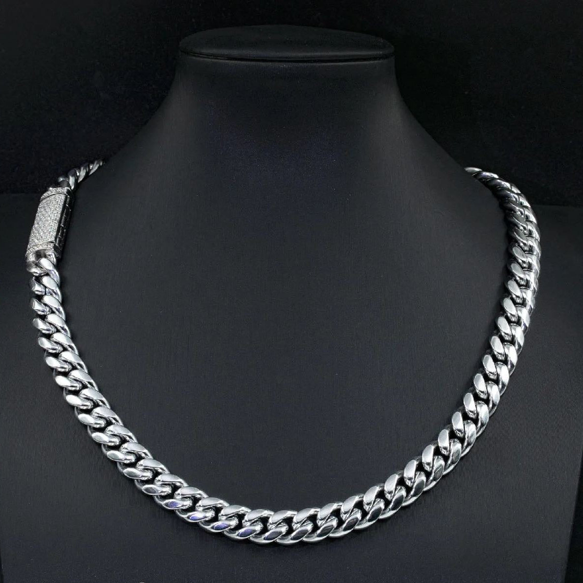 8MM Cuban Link Bracelet – 316L Steel & Moissanite Clasp