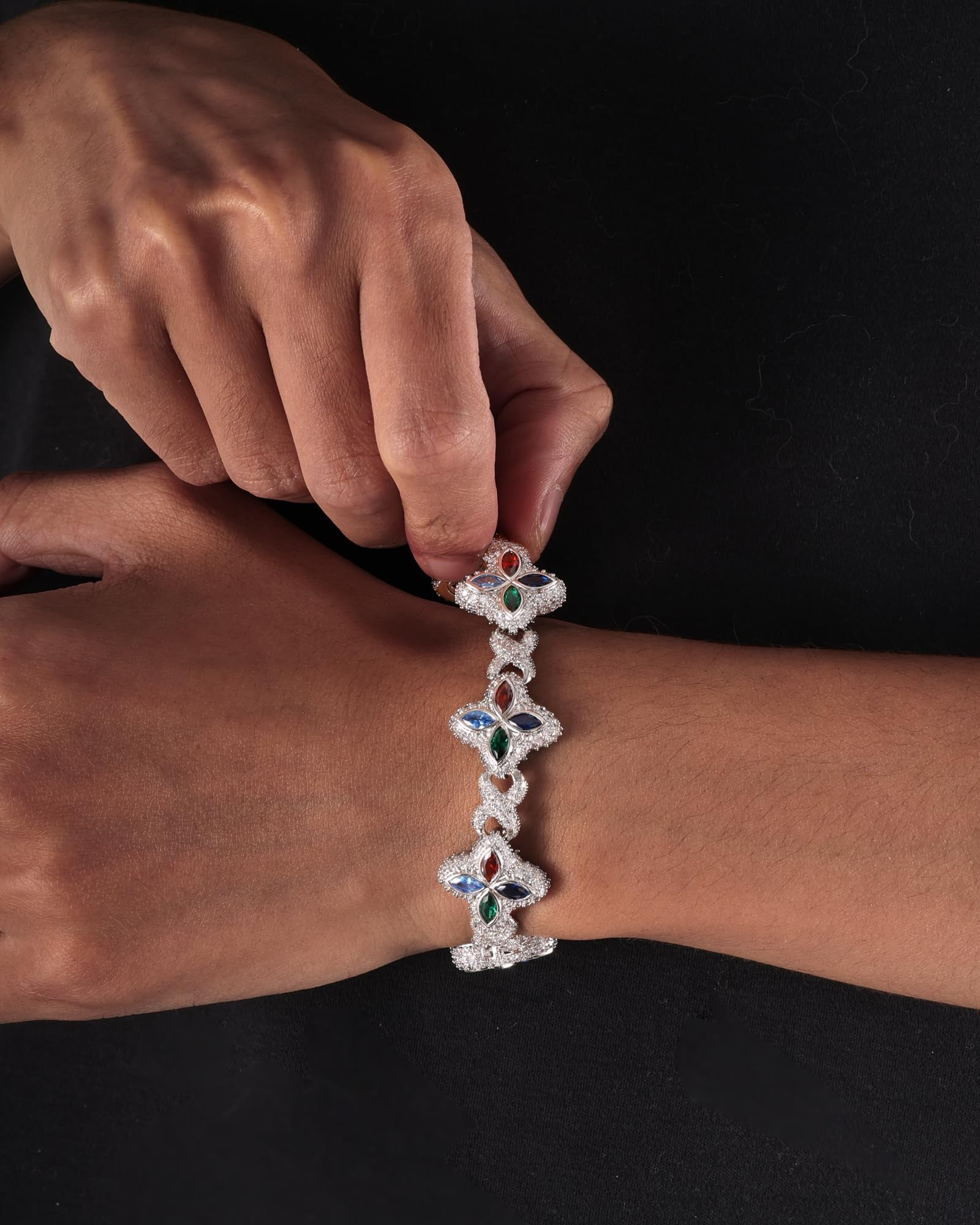 19mm Cross Infinity Clover Iced Out Bracelet （CZ)